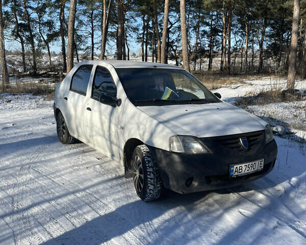 Білий Дачія Logan, об'ємом двигуна 1.4 л та пробігом 385 тис. км за 1800 $, фото 1 на Automoto.ua