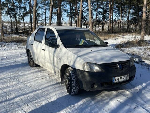 Белый Дачия Логан, объемом двигателя 1.4 л и пробегом 385 тыс. км за 1800 $, фото 1 на Automoto.ua
