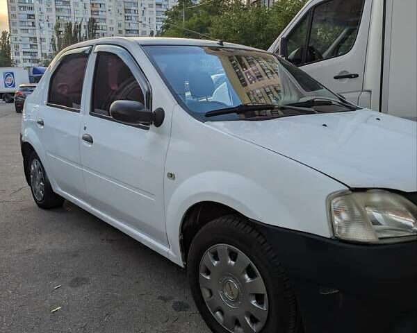 Белый Дачия Логан, объемом двигателя 1.4 л и пробегом 247 тыс. км за 3100 $, фото 1 на Automoto.ua