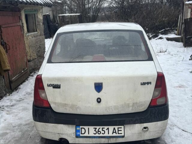 Белый Дачия Логан, объемом двигателя 1.6 л и пробегом 220 тыс. км за 1500 $, фото 1 на Automoto.ua