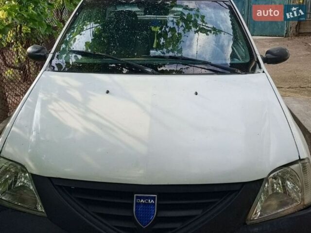 Белый Дачия Логан, объемом двигателя 1.4 л и пробегом 200 тыс. км за 1800 $, фото 1 на Automoto.ua