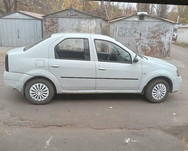 Белый Дачия Логан, объемом двигателя 1.4 л и пробегом 355 тыс. км за 2300 $, фото 1 на Automoto.ua