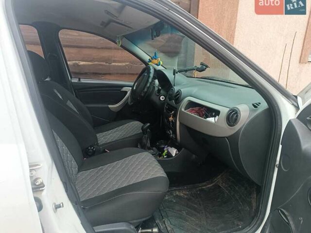 Білий Дачія Logan, об'ємом двигуна 1.4 л та пробігом 160 тис. км за 3050 $, фото 1 на Automoto.ua