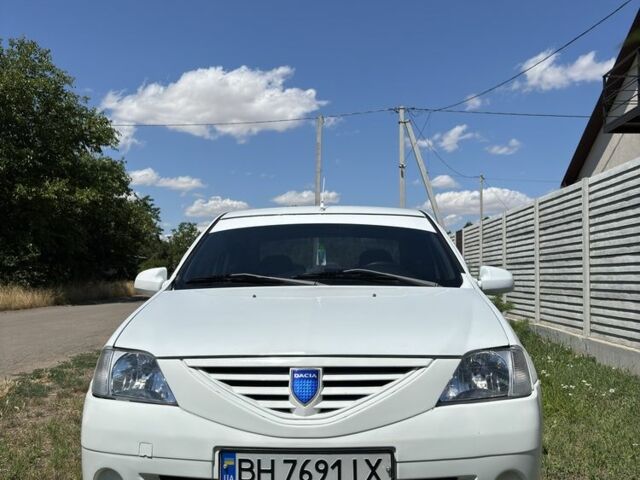 Белый Дачия Логан, объемом двигателя 1.4 л и пробегом 300 тыс. км за 2900 $, фото 1 на Automoto.ua