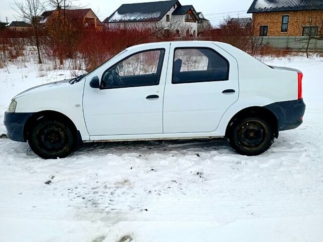 Белый Дачия Логан, объемом двигателя 1.4 л и пробегом 240 тыс. км за 2650 $, фото 1 на Automoto.ua