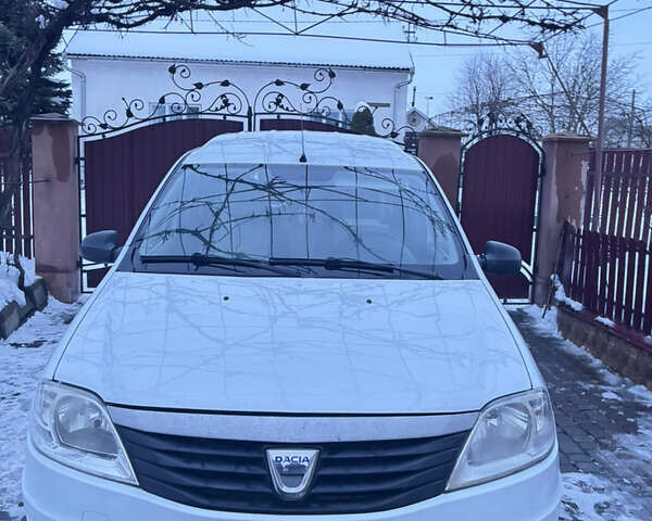 Белый Дачия Логан, объемом двигателя 1.5 л и пробегом 196 тыс. км за 5100 $, фото 1 на Automoto.ua