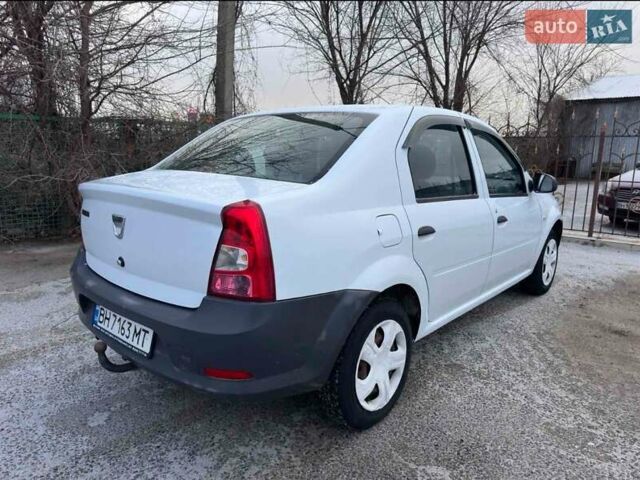 Білий Дачія Logan, об'ємом двигуна 1.15 л та пробігом 242 тис. км за 3999 $, фото 1 на Automoto.ua