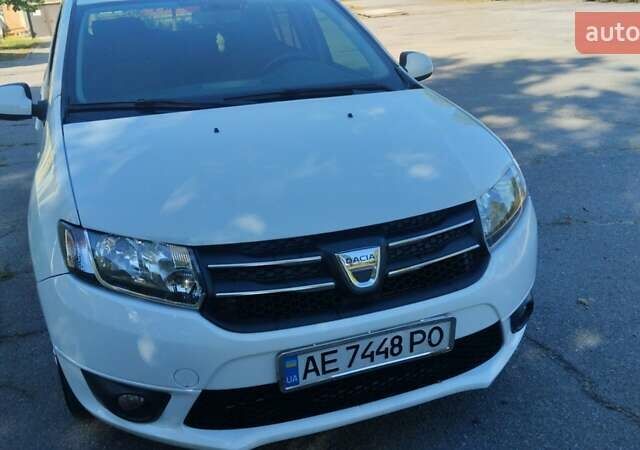 Дачія Logan 2014 у Никополе на Automoto.ua Білий Дачія Logan, об'ємом двигуна 1.5 л та пробігом 126 тис. км за 7800 $, фото 1 на Automoto.ua