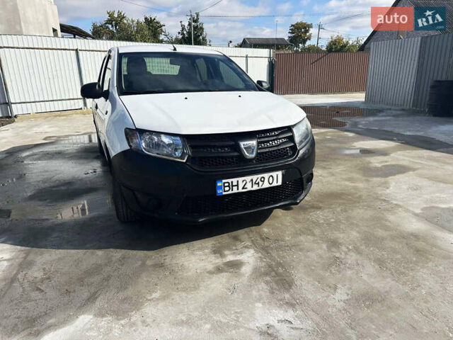 Белый Дачия Логан, объемом двигателя 1.2 л и пробегом 448 тыс. км за 3550 $, фото 1 на Automoto.ua