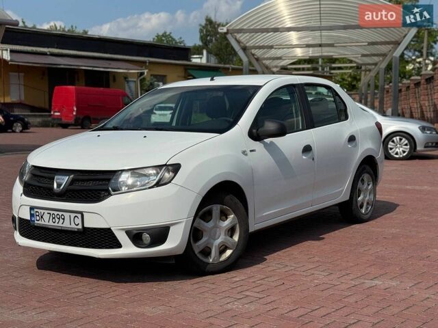 Белый Дачия Логан, объемом двигателя 1.2 л и пробегом 300 тыс. км за 3950 $, фото 1 на Automoto.ua