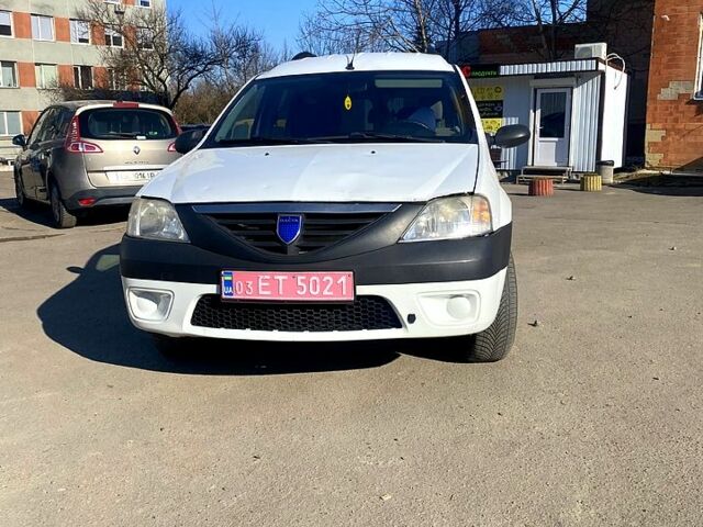 Белый Дачия Логан, объемом двигателя 1.6 л и пробегом 200 тыс. км за 3899 $, фото 1 на Automoto.ua