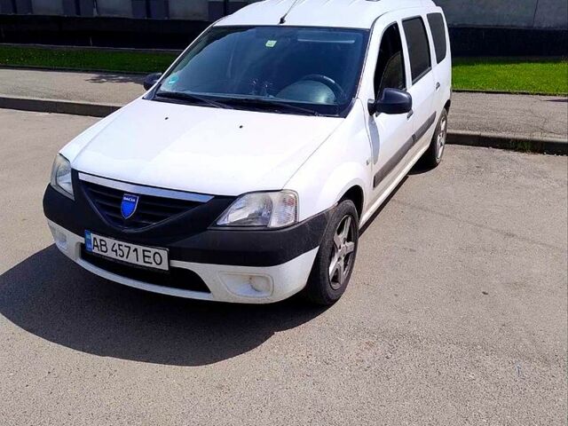 Белый Дачия Логан, объемом двигателя 1.4 л и пробегом 330 тыс. км за 3600 $, фото 1 на Automoto.ua