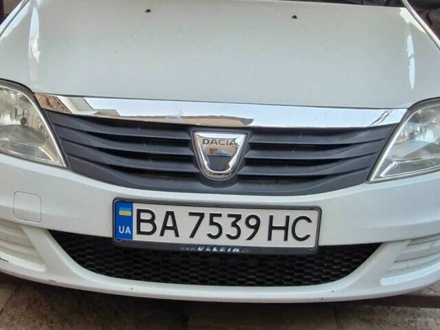 Белый Дачия Логан, объемом двигателя 1.6 л и пробегом 250 тыс. км за 4199 $, фото 1 на Automoto.ua