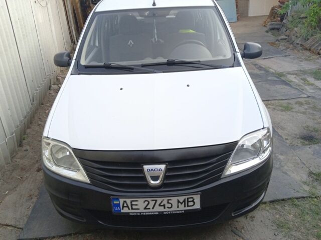 Білий Дачія Logan, об'ємом двигуна 1.4 л та пробігом 152 тис. км за 4445 $, фото 1 на Automoto.ua