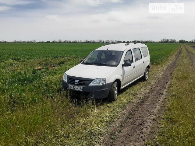 Белый Дачия Логан, объемом двигателя 1.4 л и пробегом 200 тыс. км за 5000 $, фото 1 на Automoto.ua