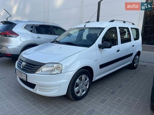 Белый Дачия Логан, объемом двигателя 1.6 л и пробегом 176 тыс. км за 4750 $, фото 1 на Automoto.ua