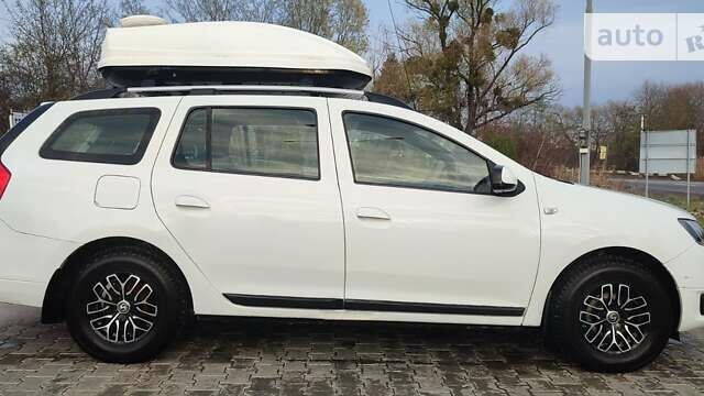 Белый Дачия Логан, объемом двигателя 1.2 л и пробегом 250 тыс. км за 8000 $, фото 1 на Automoto.ua
