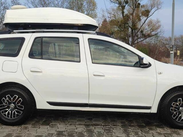 Белый Дачия Логан, объемом двигателя 1.2 л и пробегом 40 тыс. км за 9800 $, фото 1 на Automoto.ua