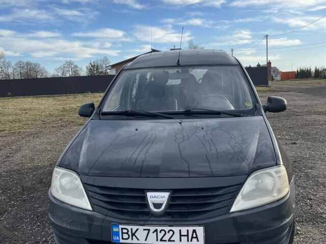 Черный Дачия Логан, объемом двигателя 1.4 л и пробегом 306 тыс. км за 3300 $, фото 1 на Automoto.ua