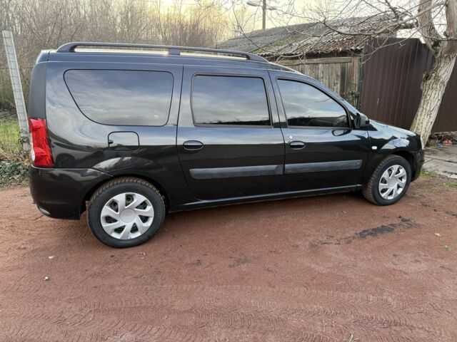 Черный Дачия Логан, объемом двигателя 1.6 л и пробегом 235 тыс. км за 6000 $, фото 1 на Automoto.ua