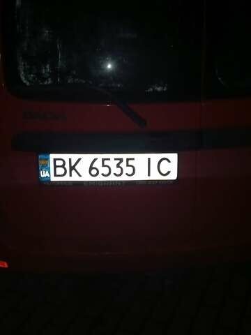 Красный Дачия Логан, объемом двигателя 1.39 л и пробегом 290 тыс. км за 3300 $, фото 1 на Automoto.ua