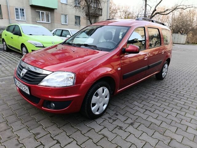 Красный Дачия Логан, объемом двигателя 1.6 л и пробегом 258 тыс. км за 3950 $, фото 1 на Automoto.ua