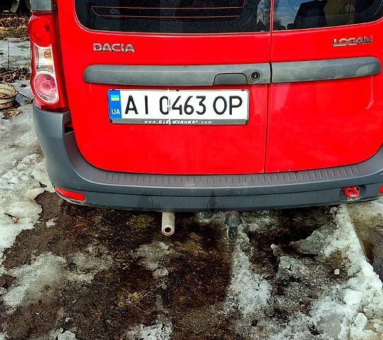 Красный Дачия Логан, объемом двигателя 1.6 л и пробегом 200 тыс. км за 5500 $, фото 1 на Automoto.ua