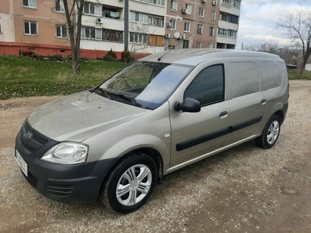 Желтый Дачия Логан, объемом двигателя 1.6 л и пробегом 164 тыс. км за 3800 $, фото 1 на Automoto.ua