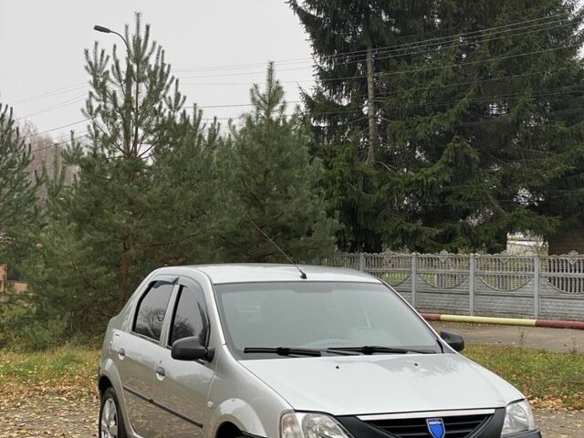 Серый Дачия Логан, объемом двигателя 1.4 л и пробегом 2 тыс. км за 4200 $, фото 1 на Automoto.ua