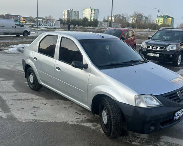 Серый Дачия Логан, объемом двигателя 1.39 л и пробегом 205 тыс. км за 2850 $, фото 1 на Automoto.ua