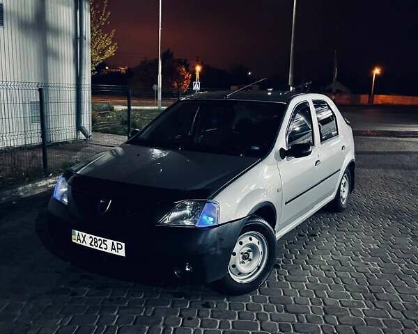 Серый Дачия Логан, объемом двигателя 1.4 л и пробегом 280 тыс. км за 3200 $, фото 1 на Automoto.ua
