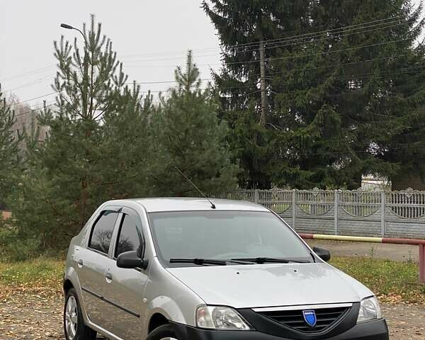 Серый Дачия Логан, объемом двигателя 1.4 л и пробегом 163 тыс. км за 4200 $, фото 1 на Automoto.ua