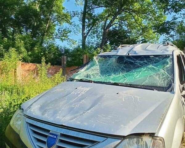 Серый Дачия Логан, объемом двигателя 1.6 л и пробегом 180 тыс. км за 1800 $, фото 1 на Automoto.ua