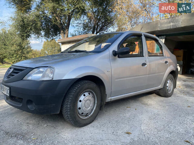 Серый Дачия Логан, объемом двигателя 1.4 л и пробегом 150 тыс. км за 4700 $, фото 1 на Automoto.ua