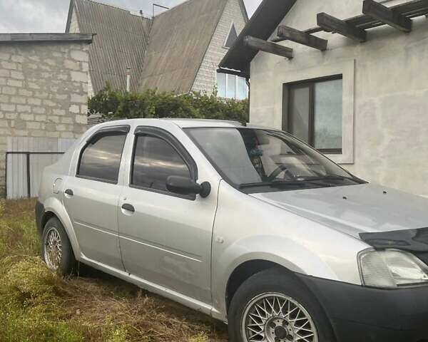 Серый Дачия Логан, объемом двигателя 1.6 л и пробегом 300 тыс. км за 2200 $, фото 1 на Automoto.ua
