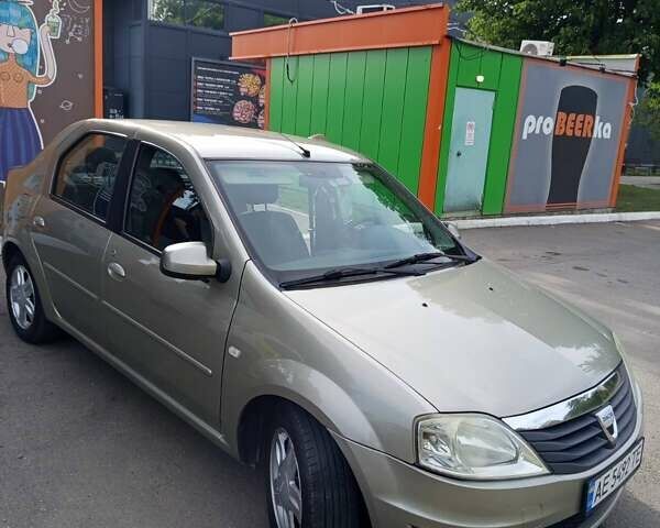 Серый Дачия Логан, объемом двигателя 1.6 л и пробегом 153 тыс. км за 4500 $, фото 1 на Automoto.ua