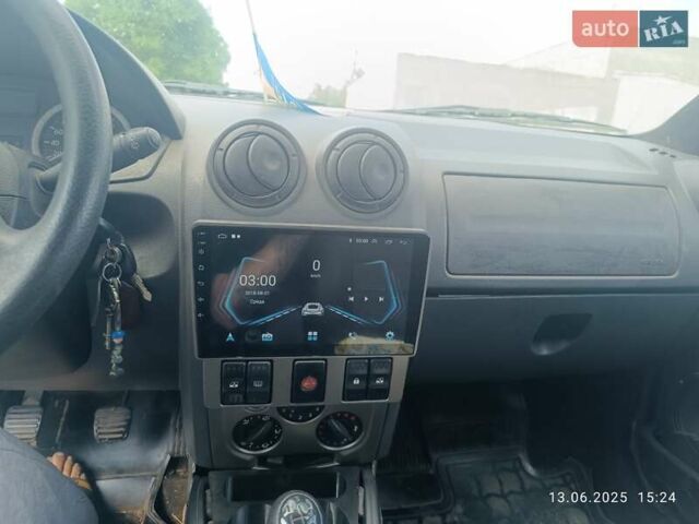 Сірий Дачія Logan, об'ємом двигуна 1.6 л та пробігом 315 тис. км за 3922 $, фото 1 на Automoto.ua