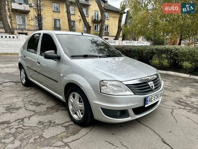 Дачия Логан 2008 в Каменское - Днепродзержинск на Automoto.ua Серый Дачия Логан, объемом двигателя 1.39 л и пробегом 165 тыс. км за 4600 $, фото 1 на Automoto.ua