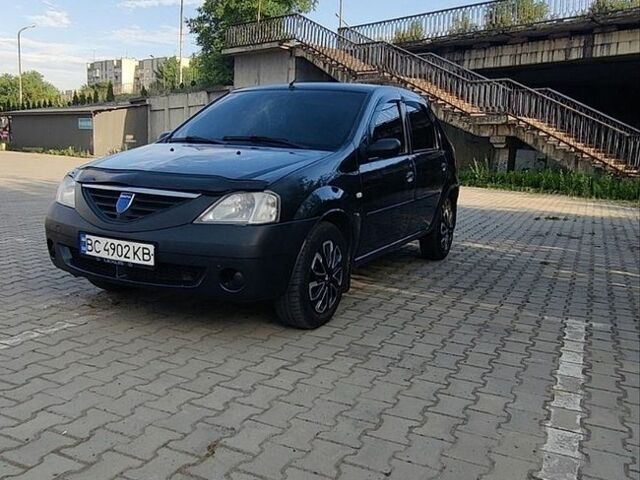 Серый Дачия Логан, объемом двигателя 1.39 л и пробегом 300 тыс. км за 3200 $, фото 1 на Automoto.ua