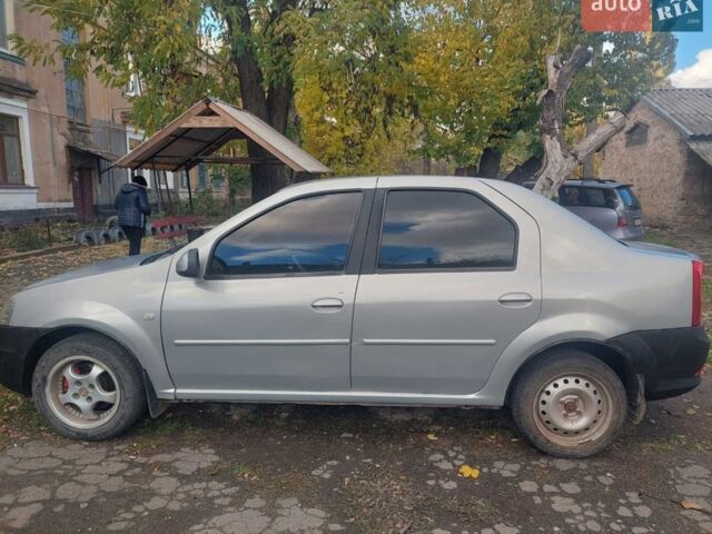 Серый Дачия Логан, объемом двигателя 1.4 л и пробегом 400 тыс. км за 3500 $, фото 1 на Automoto.ua