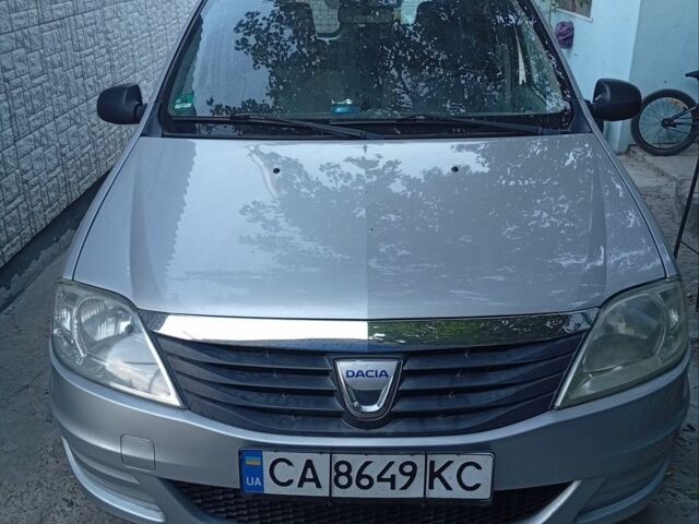 Серый Дачия Логан, объемом двигателя 1.6 л и пробегом 182 тыс. км за 5200 $, фото 1 на Automoto.ua
