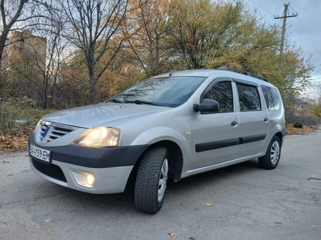 Серый Дачия Логан, объемом двигателя 1.6 л и пробегом 295 тыс. км за 4700 $, фото 1 на Automoto.ua
