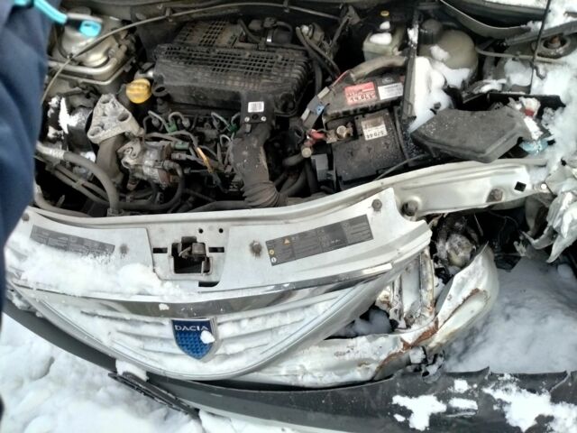 Серый Дачия Логан, объемом двигателя 0 л и пробегом 290 тыс. км за 1700 $, фото 1 на Automoto.ua