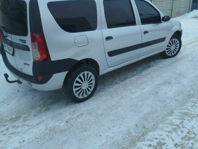 Серый Дачия Логан, объемом двигателя 1.5 л и пробегом 2 тыс. км за 4900 $, фото 1 на Automoto.ua