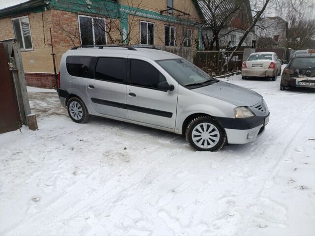 Серый Дачия Логан, объемом двигателя 1.6 л и пробегом 300 тыс. км за 2650 $, фото 1 на Automoto.ua