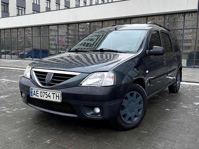 Серый Дачия Логан, объемом двигателя 1.5 л и пробегом 32000 тыс. км за 4500 $, фото 1 на Automoto.ua