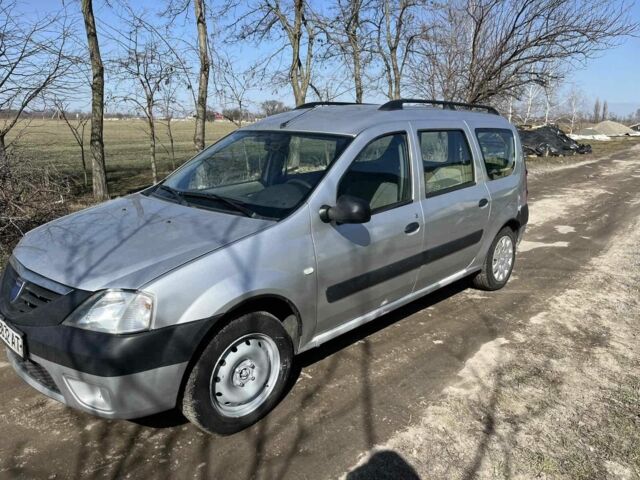 Серый Дачия Логан, объемом двигателя 0 л и пробегом 95 тыс. км за 5300 $, фото 1 на Automoto.ua