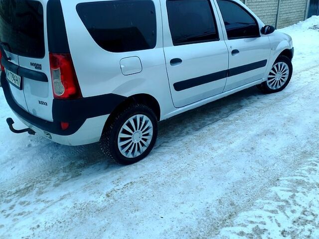 Серый Дачия Логан, объемом двигателя 1.5 л и пробегом 22000 тыс. км за 5300 $, фото 1 на Automoto.ua