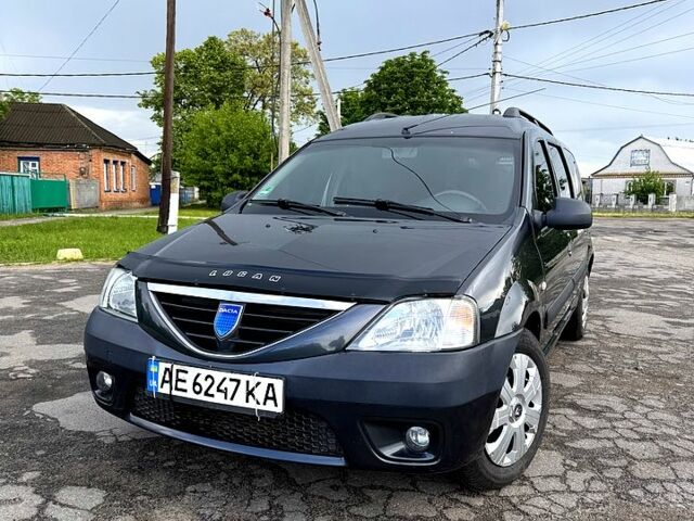 Серый Дачия Логан, объемом двигателя 1.5 л и пробегом 190 тыс. км за 4500 $, фото 1 на Automoto.ua