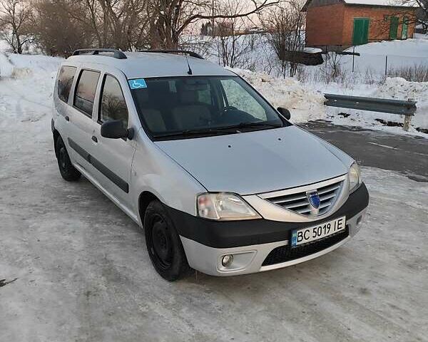 Сірий Дачія Logan, об'ємом двигуна 1.5 л та пробігом 330 тис. км за 3800 $, фото 1 на Automoto.ua